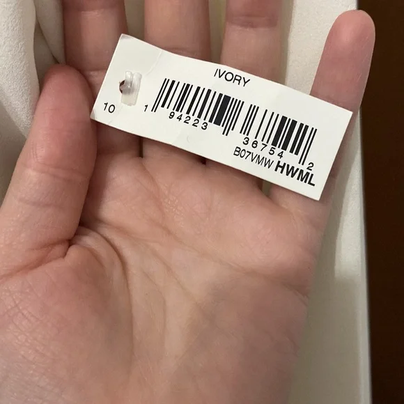 Lark & Ro Romantic Blouse - Picture 5 of 9